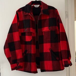 Woolrich Red and Black Buffalo Plaid Unisex Cape Coat Jacket VTG